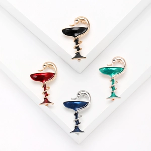 Broche Médicale Coupe d'Hygie Alliage Émail Serpent Coupe Épinglette Pour Médecins Pharmaciens Infirmières Bijoux Cadeau