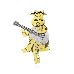 Broche Créative Vintage Dessin Animé Vache Jouant De La Guitare Alliage Mode Animal Épingle Bijoux Décoration De Vêtements Cadeau