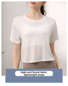 Detail der weißen Tencel-Yoga-Oberteil-Stoff mit leichter und atmungsaktiver Textur