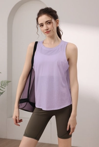 Canotta yoga in cotone tencel viola chiaro con vestibilità ampia e tessuto traspirante