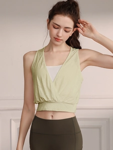 Women's 2-in-1 nylon jacquard yoga vest in pistachio green and white, cropped fit
