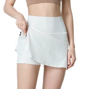 Witte tennisrok voor dames met hoge taille en verborgen telefoonzakje en 2-in-1 sportontwerp