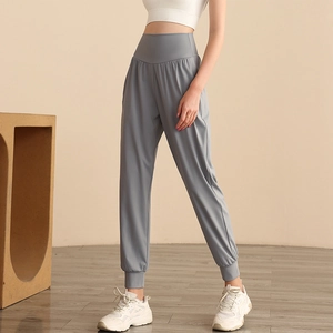 Pantaloni joggers in nylon grigio a vita alta con caviglie arricciate per yoga, corsa e fitness