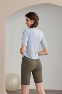 Ensemble t-shirt à manches courtes respirant et short de yoga taille haute sport