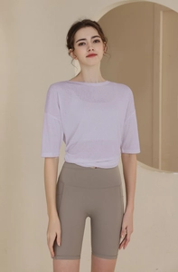 Relaxed lavender tencel sports t-shirt with high-waisted taupe cycling shorts set