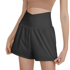 Short de yoga noir à taille haute pour femme avec ceinture croisée pour fitness et sport