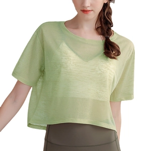 Crop top da yoga verde chiaro trasparente a maniche corte per il fitness professionale