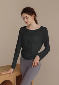 Breathable black long sleeve yoga top with crew neck and raglan sleeves for fitness