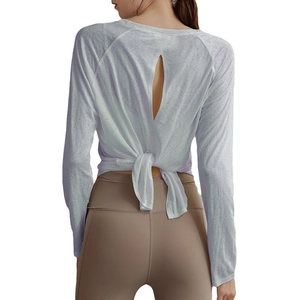 Women's backless yoga t-shirt with twist knot detail and long sleeves in light purple