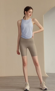 Slim fit light blue jacquard yoga tank top with high waist khaki fitness shorts set