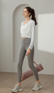 Nylon high-end loose yoga top and high-waist grey leggings for women fitness