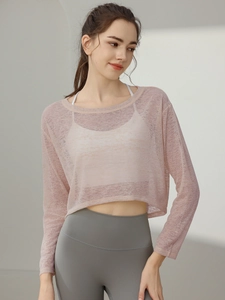 Haut de yoga rose à manches longues en maille légère avec protection solaire pour femmes