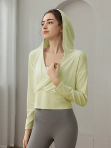 Haut de yoga à capuche vert clair pour femme avec col en V croisé et manches longues