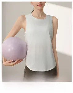 Débardeur de sport blanc pour femme, texture respirante et séchage rapide pour le fitness