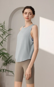 Texture détaillée du débardeur de sport jacquard camouflage bleu clair pour femmes
