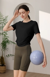 Haut de sport slim à manches courtes et short de cyclisme taille haute pour fitness
