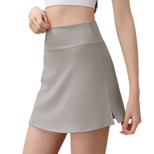 Hellgrauer Sport-Hosenrock mit hoher Taille und Seitenschlitz für Tennis und Yoga