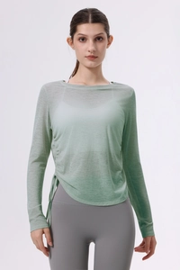 Detailaufnahme des hellgrünen, transparenten Yoga-Überwurfs mit Kordelzug-Details