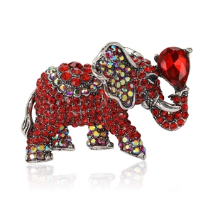 Spilla a forma di elefante con strass rossi e pietra preziosa rossa a goccia