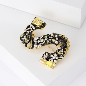 Broche élégante en forme de S vintage avec perles, strass et émail noir sur alliage d'or