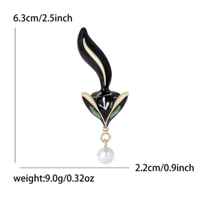 Black fox enamel brooch with gold accents and a white pearl drop, 6.3cm elegant pin