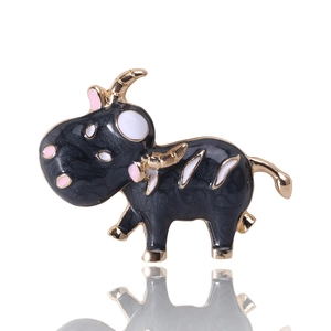 Broche Vache en Alliage Émaillé Vintage pour Femmes Dessin Animé Animal Veau Épingle de Revers Accessoires Bijoux Cadeau
