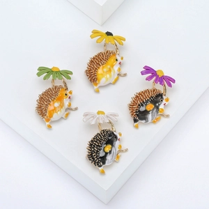 Cartoon Alloy Enamel Hedgehog Daisy Brooch Personalized Animal Lapel Pin For Women Girls Clothing Accessories Jewelry Gift