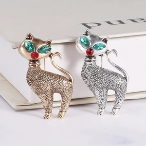 Retro cat shape alloy brooch pins with sparkling rhinestones in antique gold and silver finish