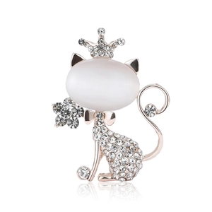 Spilla gatto elegante con corona e opale in oro rosa placcato con strass brillanti