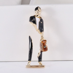 Künstlerische Wanderer-Skulptur-Brosche aus Goldlegierung mit hohlem Torso-Design