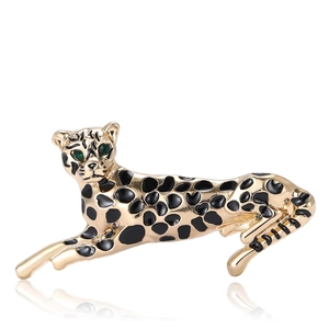 Eleganter Gold-Leopard-Brosche mit schwarzen Emaille-Punkten und grünen Kristallaugen
