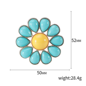 Elegante spilla a fiore verde in lega, misura 52mm per 50mm, peso di 28,4g