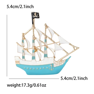 Detailed size view of a golden pirate ship brooch with 5.4cm length and 17.3g weight