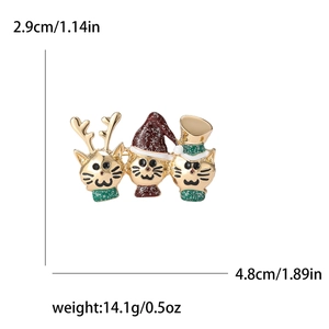 Broche chat de Noël en émail avec bois pailletés et chapeaux festifs pour tenues de fête