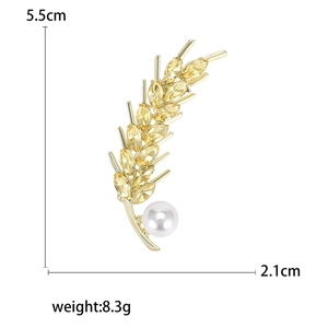Elegant gold wheat ear brooch with yellow zircon and pearl, dimensions 5.5cm by 2.1cm