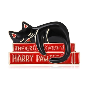 Cute Lazy Cat Sleeping On Books Enamel Brooch Pin Alloy Drip Oil Cartoon Animal Badge For Clothing Bag Accessories Jewelry