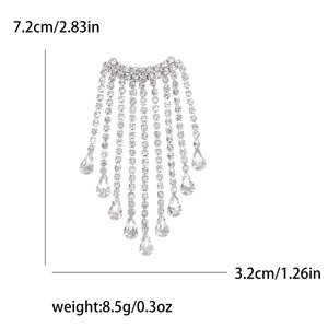 Broche élégante à pampilles argentées avec strass et pendentif en forme de cristal