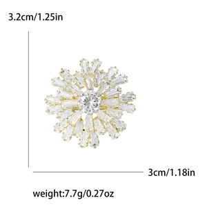 Élégante broche flocon de neige en strass et base dorée, taille 3,2 cm sur 3,0 cm