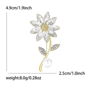 Sparkling crystal daisy brooch with pearl accent and gold leaves for women suits