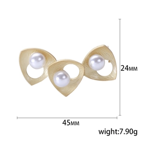 Golden brushed metal brooch with three freshwater pearls, size 45mm x 24mm, weight 7.9g