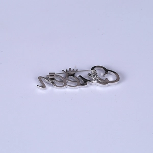 Silver crown brooch with Queen text and sparkling rhinestones for women's clothing