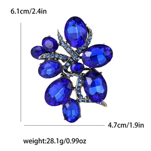 Detailed size view of retro blue crystal brooch with height and weight specifications