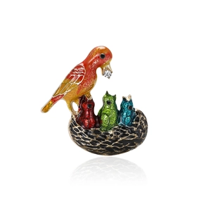 Woodpecker Bird Nest Feeding Brooch For Women Alloy Rhinestone Inlaid Animal Enamel Pin Fashion Jewelry Accessory Gift