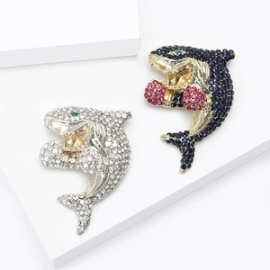 Broches requin mignonnes avec strass colorés sertis sur alliages or et argent