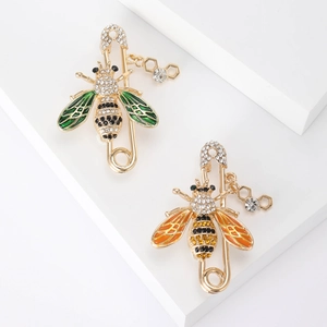 Broche Abeille Mignonne en Alliage pour Femmes Bijoux d'Insectes Émaillés avec Strass Brillants avec Pendentif Nid d'Abeille Accessoires de Mode