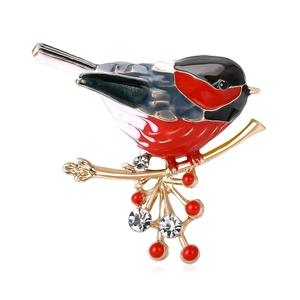 Broche oiseau émaillée exquise avec perles rouges sur branche dorée pour veste femme