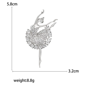 Broche ballerine argentée avec cristaux de 5,8 cm de haut et 3,2 cm de large