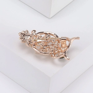 Élégante broche chouette en alliage doré avec vue arrière détaillée du design ajouré