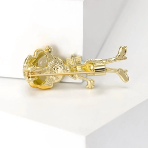 Japanese style cute golden nurse brooch with cartoon design and elegant pin for women
