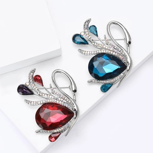 Elegante Spilla a Cigno in Lega per Donna Intarsio in Vetro e Strass Cristallo a Goccia d'Acqua Gioielli per Banchetto